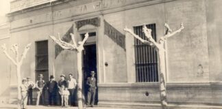 Fotos con historia: la fachada de Fotografía Adobato