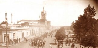 Fotos con historia: una macha por el centro del pueblo